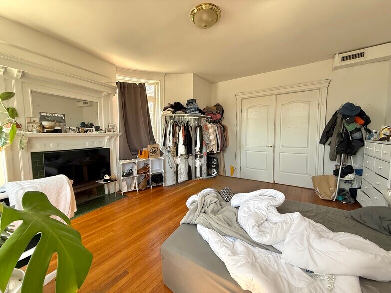 Building Photo - 1908 Beacon St