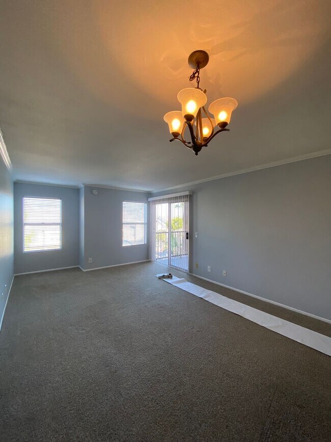 Building Photo - The Palms Condo