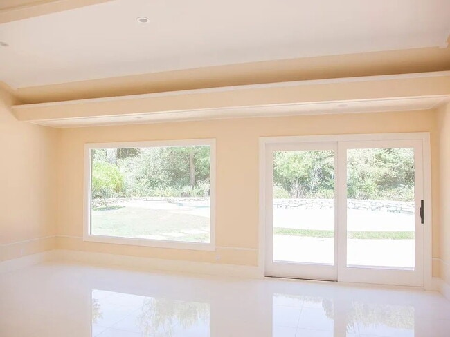 Building Photo - NO MIN CREDIT SCORE REQUIRED, BK OKAY, PAST EVICTION OKAY!, BACKGROUND FRIENDLY. Apply at "The Re...