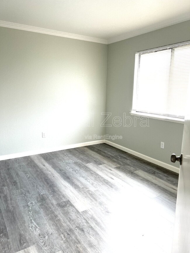 Building Photo - 1620 Sungate Dr