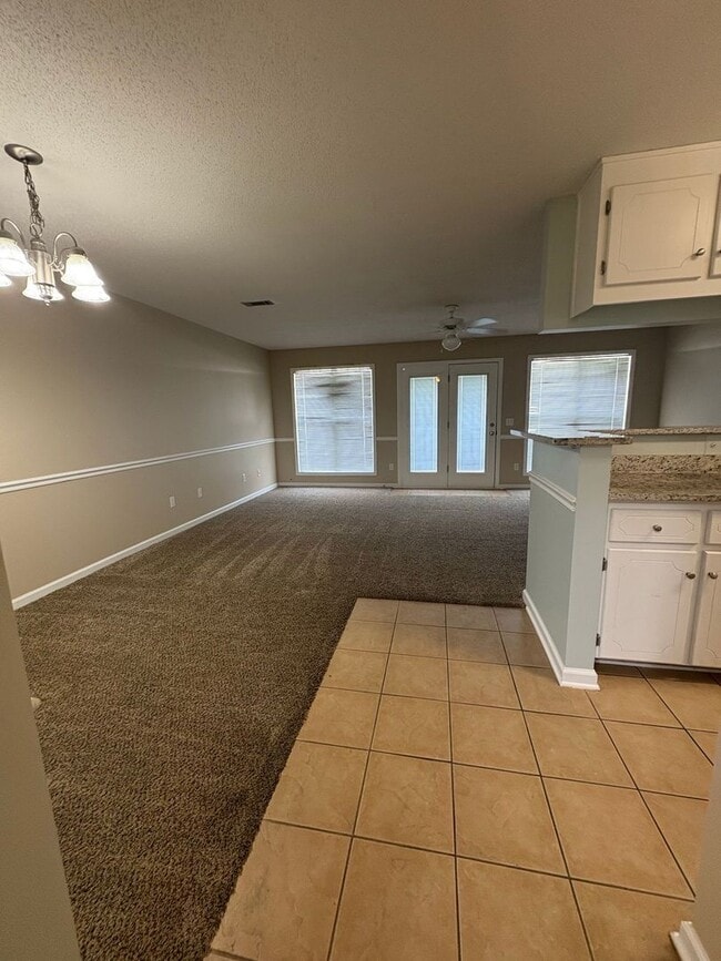 Building Photo - WAKEFIELD SUBDIVISION - Double Garage!  GRANITE COUNTERTOPS.