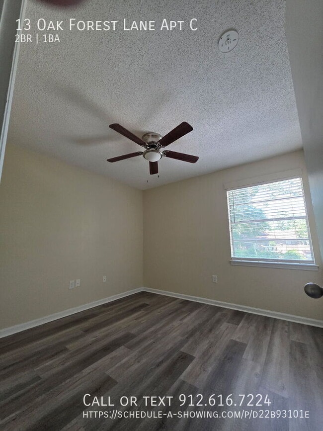 Building Photo - 13 Oak Forest Ln