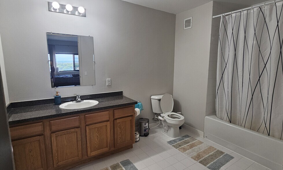 Building Photo - 1 Carriage City Plz