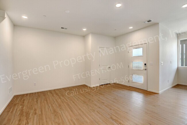 Building Photo - 4954 Denys Dr.