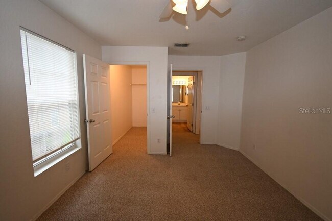 Building Photo - 36047 Deer Creek Dr