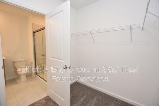 Building Photo - 856 Timberland Dr