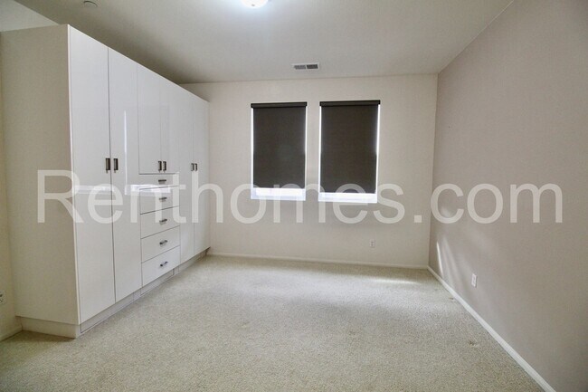 Building Photo - 1626 Waterlily Way