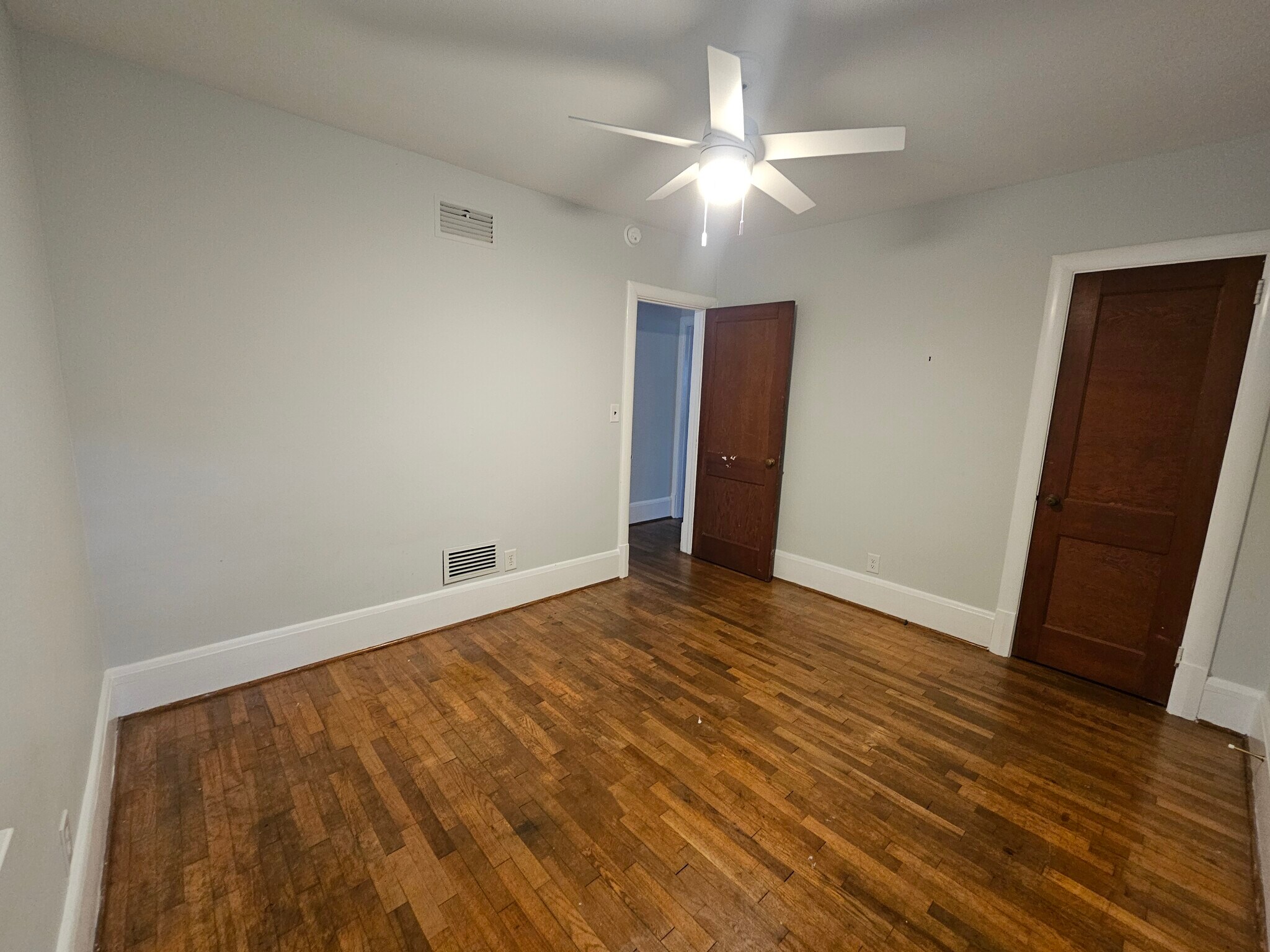Building Photo - 2309 Camellia Dr