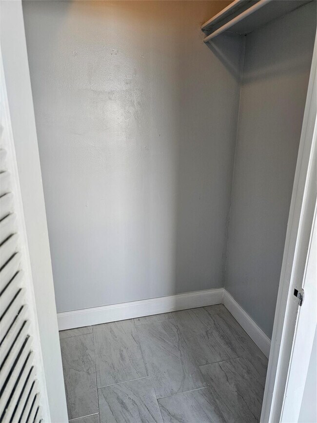 Building Photo - 15600 NW 7th Ave