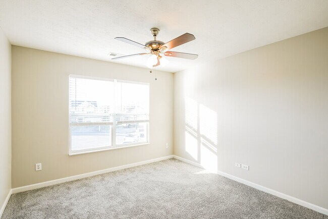 Building Photo - 305 Stewart Springs Dr