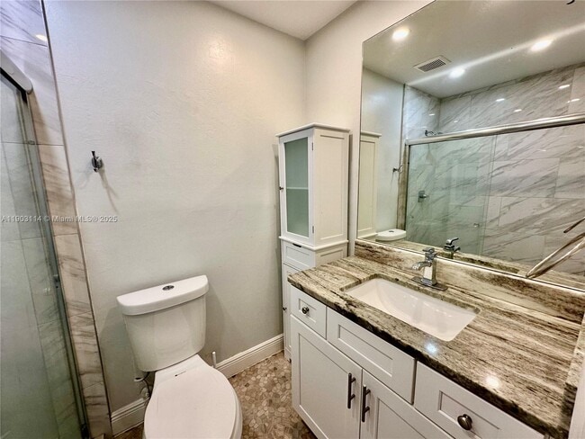 Building Photo - 6300 Royal Woods Dr