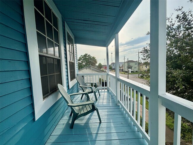 Building Photo - 3410 Sealy Ave