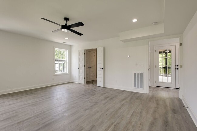 Building Photo - 203 Oceola Ave