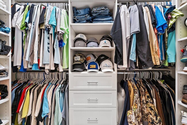 Building Photo - 12955 SW Kanner Hwy