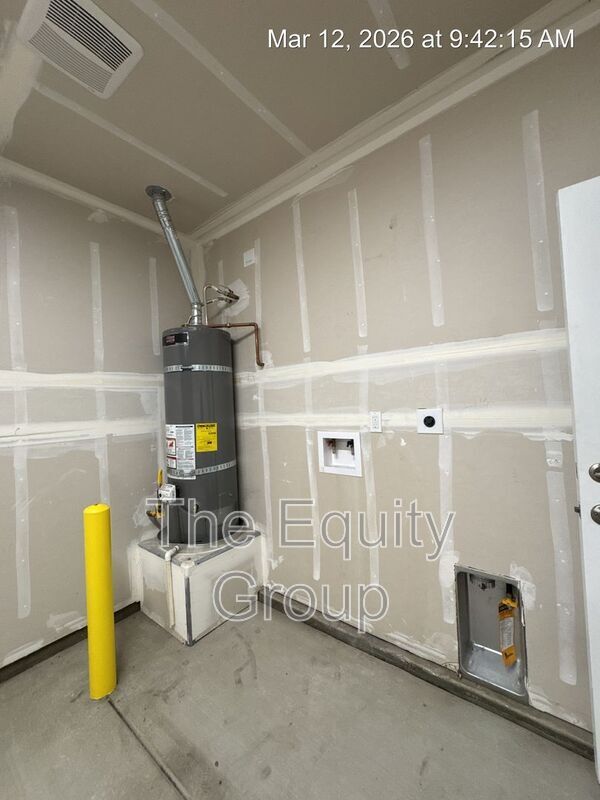 Building Photo - 518 S Summit St