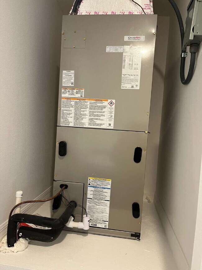 Building Photo - Brand New 4/2 Home!