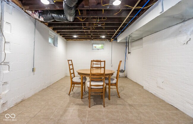 Building Photo - 3605 Hemlock Ave