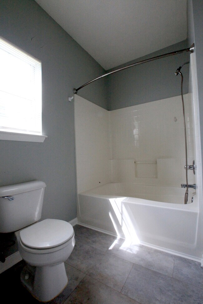 Building Photo - 2105 Academy Way