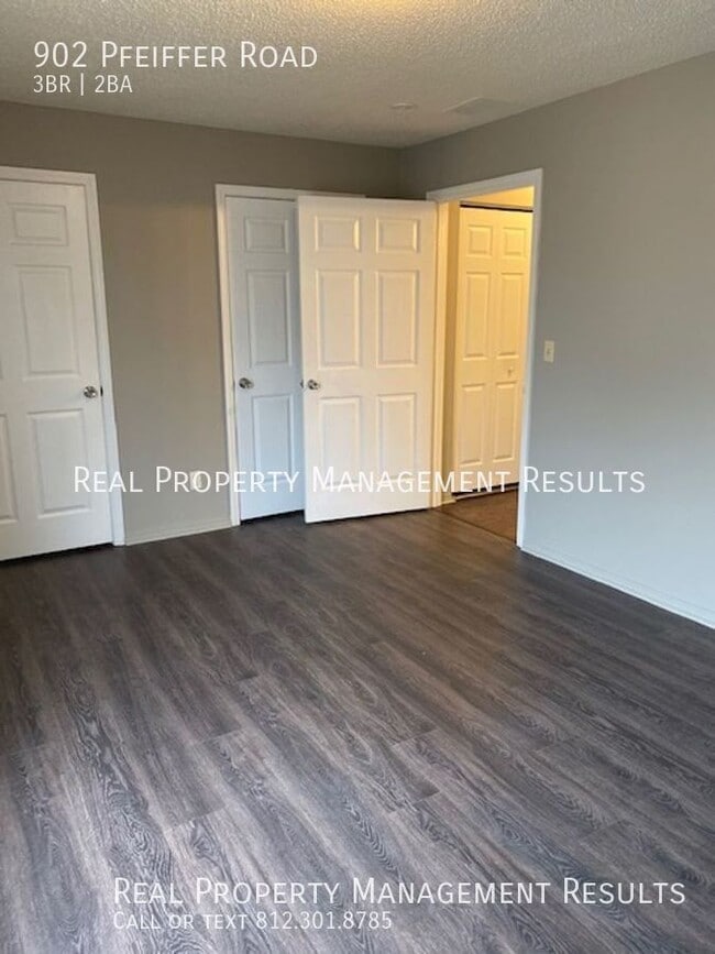 Building Photo - 902 Pfeiffer Rd