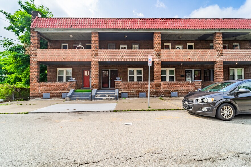 Building Photo - 2118 Bedford Ave