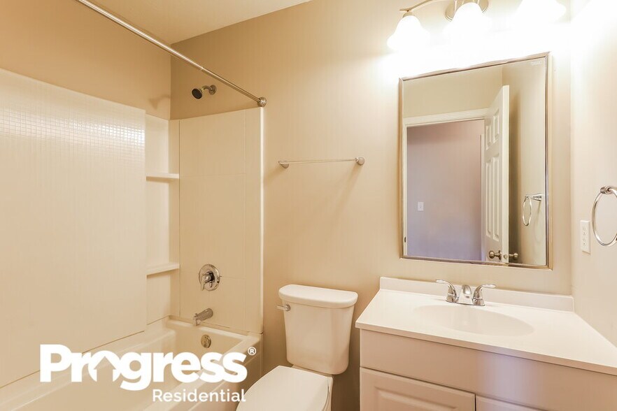 Building Photo - 11402 High Grass Dr