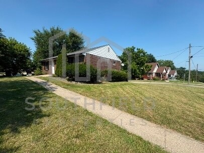 Building Photo - 3 Bedroom, 2.5 Bath with Finished Basement