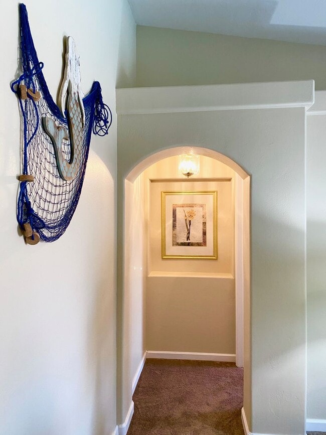 Building Photo - Best Deal in SW Bakersfield. Fully furnished home with a Pool