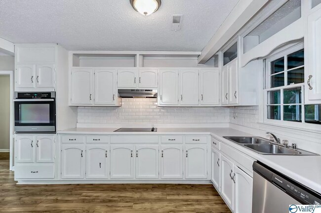 Building Photo - 13010 Coys Dr SE