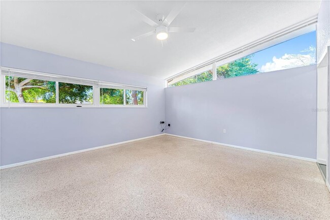 Building Photo - 6912 Alderwood Dr