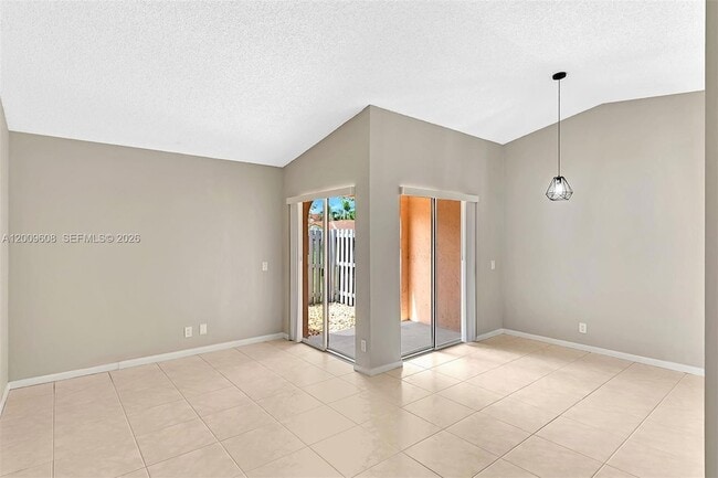 Building Photo - 1439 Springside Dr
