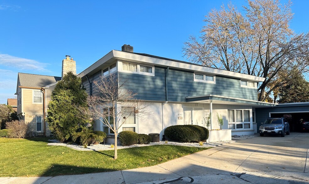 Building Photo - 8747 Parkview Ct