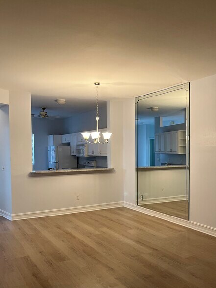 Building Photo - 655 Luisa Ln