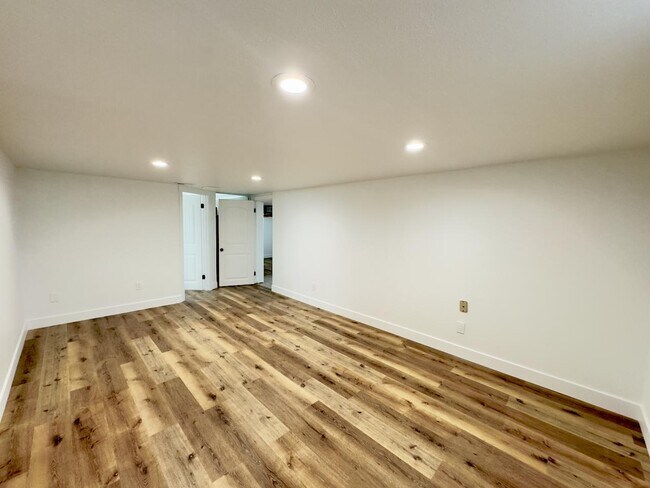 Building Photo - 1657 N 400 W