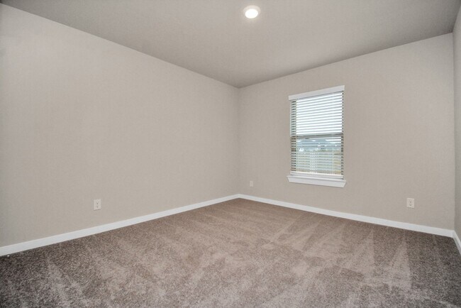 Building Photo - 2734 San Bernard Dr