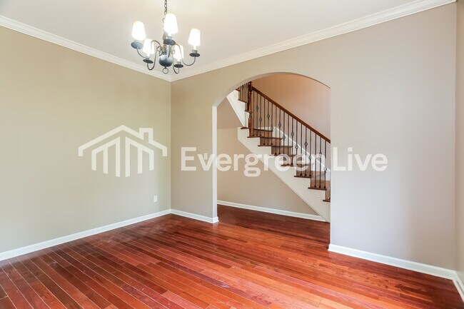 Building Photo - 6224 Pinebrook Cir