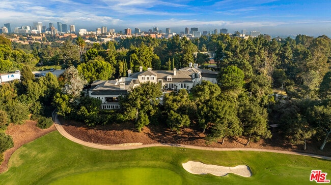 Building Photo - 10847 Bellagio Rd