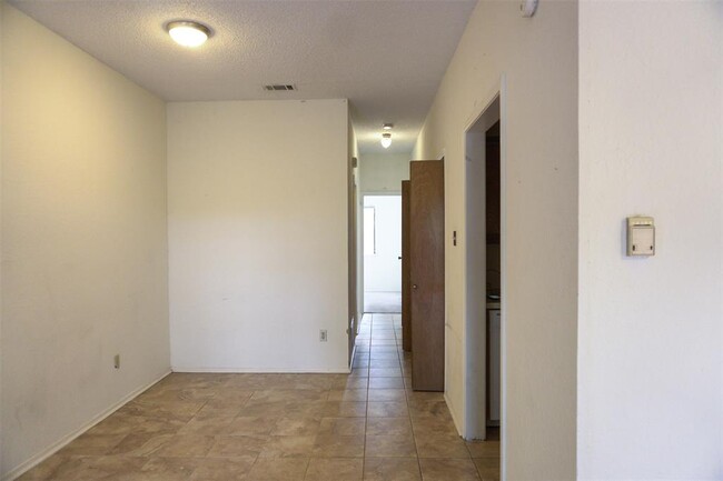 Building Photo - 4406 Avenue A