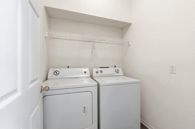 Building Photo - 14512 Harris Ridge Blvd