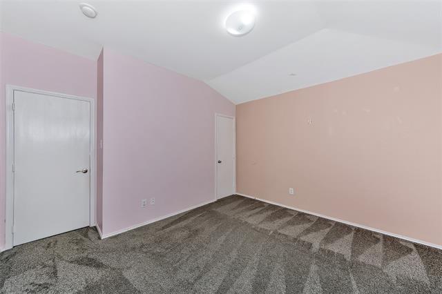 Building Photo - 1020 Breeders Cup Dr