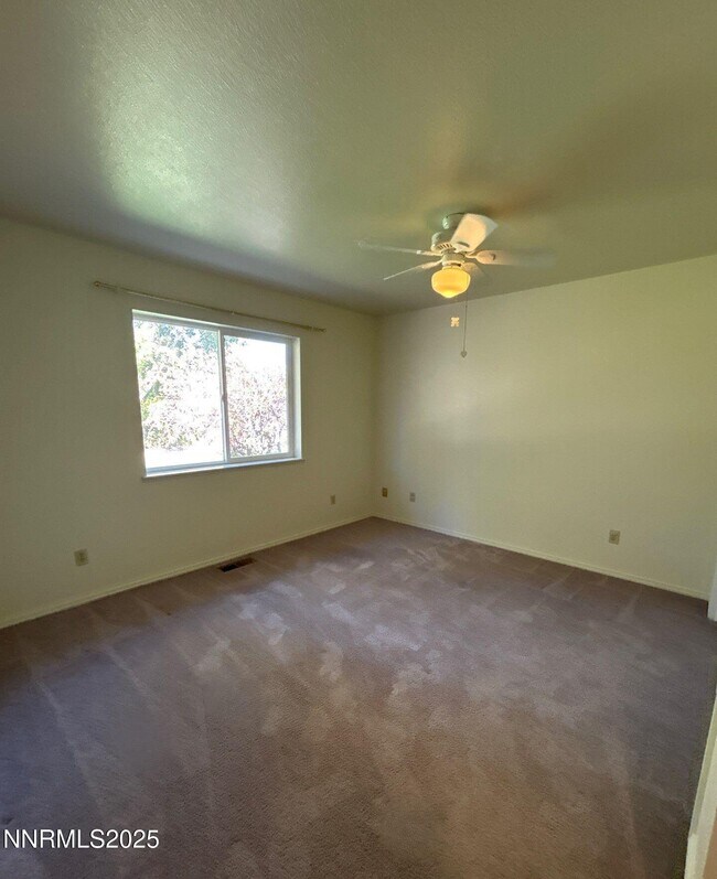 Building Photo - 5390 Vinewood Cir