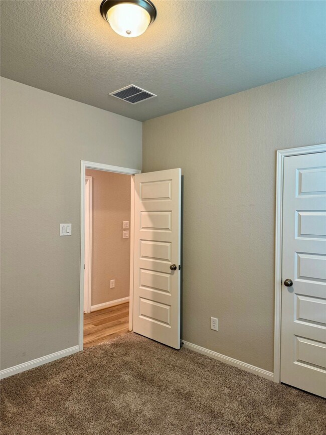 Building Photo - 2038 Myrtle Oak Ct