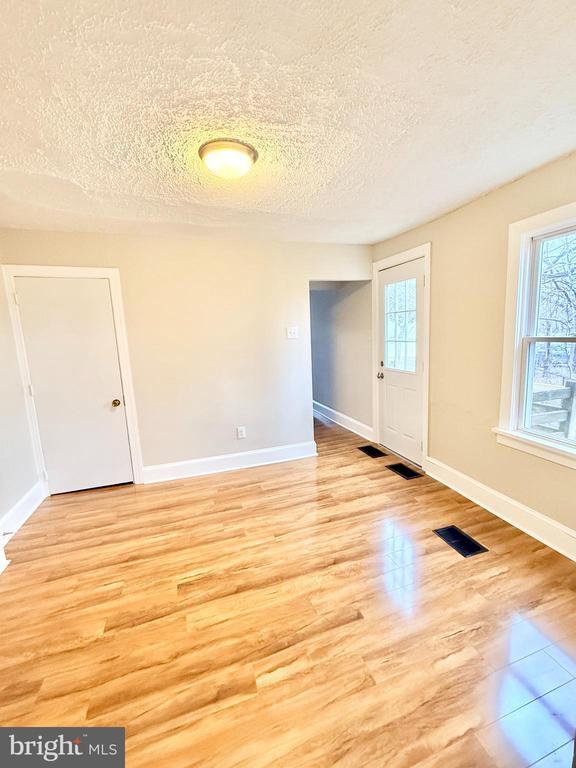 Building Photo - 666 Jefferson Ave