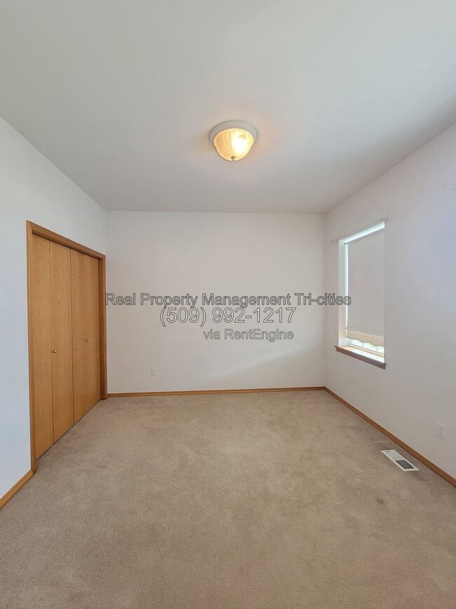 Building Photo - 4111 Joshua Dr