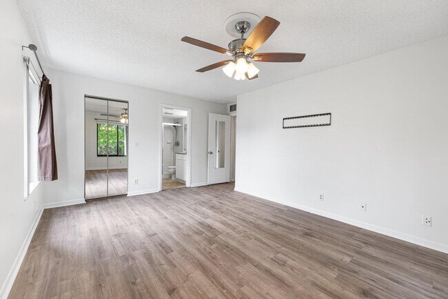 Building Photo - 3618 Alder Dr