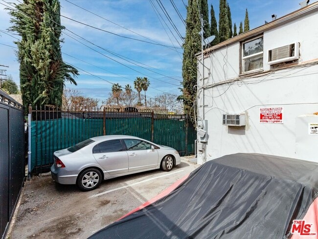 Building Photo - 11472 Ventura Blvd