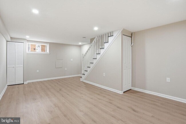 Building Photo - 2710 Mura St
