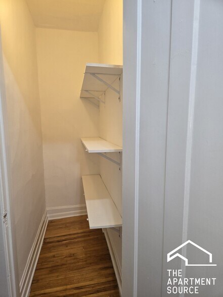 Building Photo - 558 Elmwood Ave