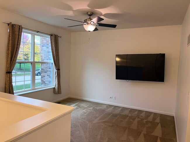 Building Photo - 434 Town Center Blvd