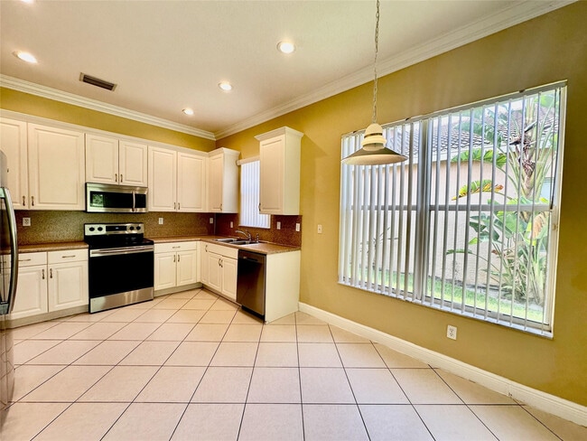 Building Photo - 2003 Grey Falcon Cir SW