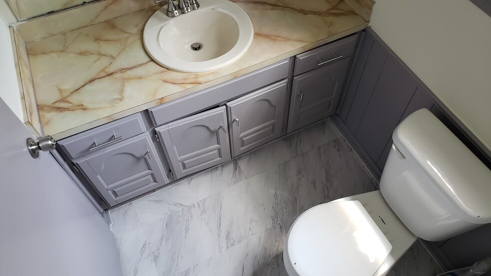 Master Bathroom - 5312 Chad Rd